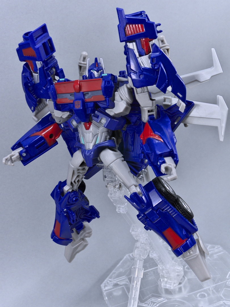 Transformers Adventure Ultra Magnus Images of TakaraTomy